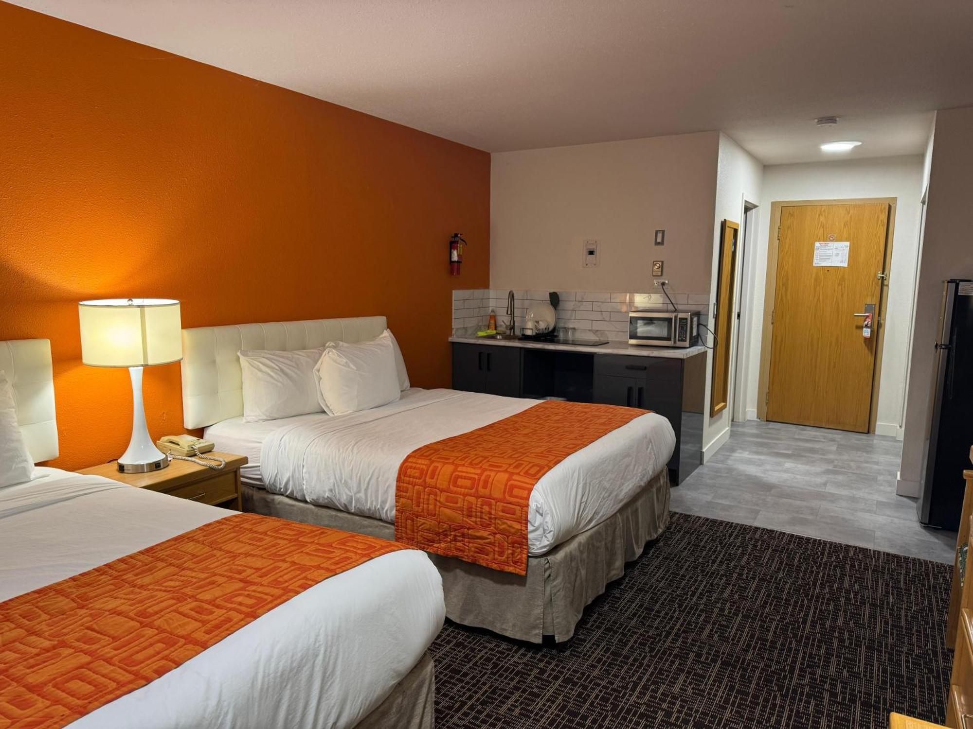 Howard Johnson By Wyndham Fort St. John Exteriör bild