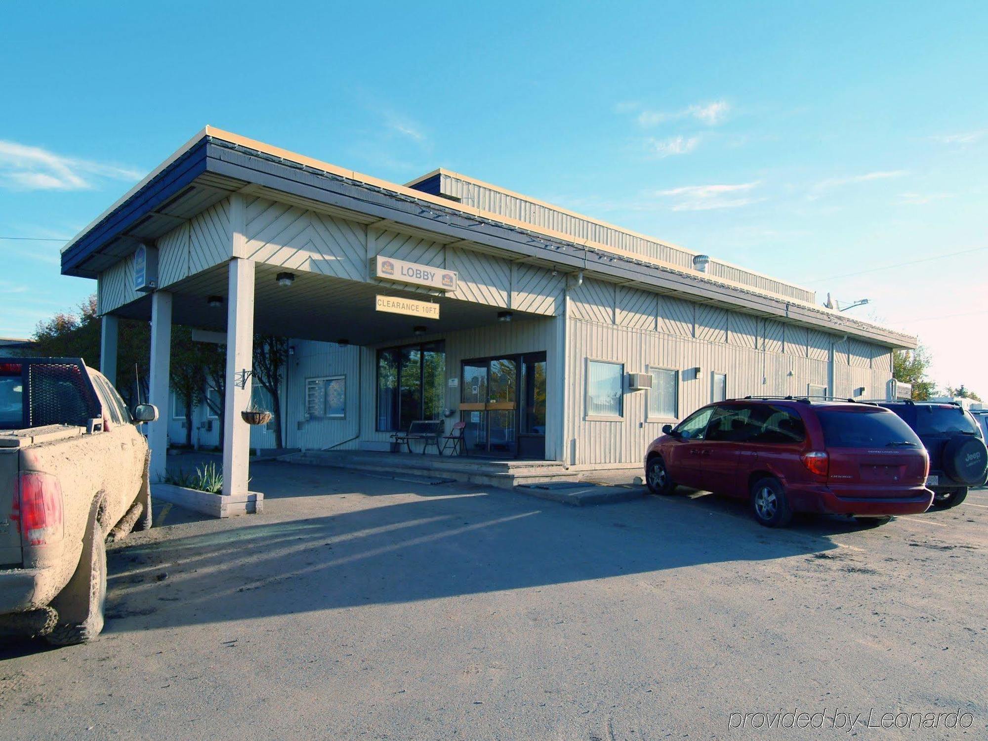 Howard Johnson By Wyndham Fort St. John Exteriör bild