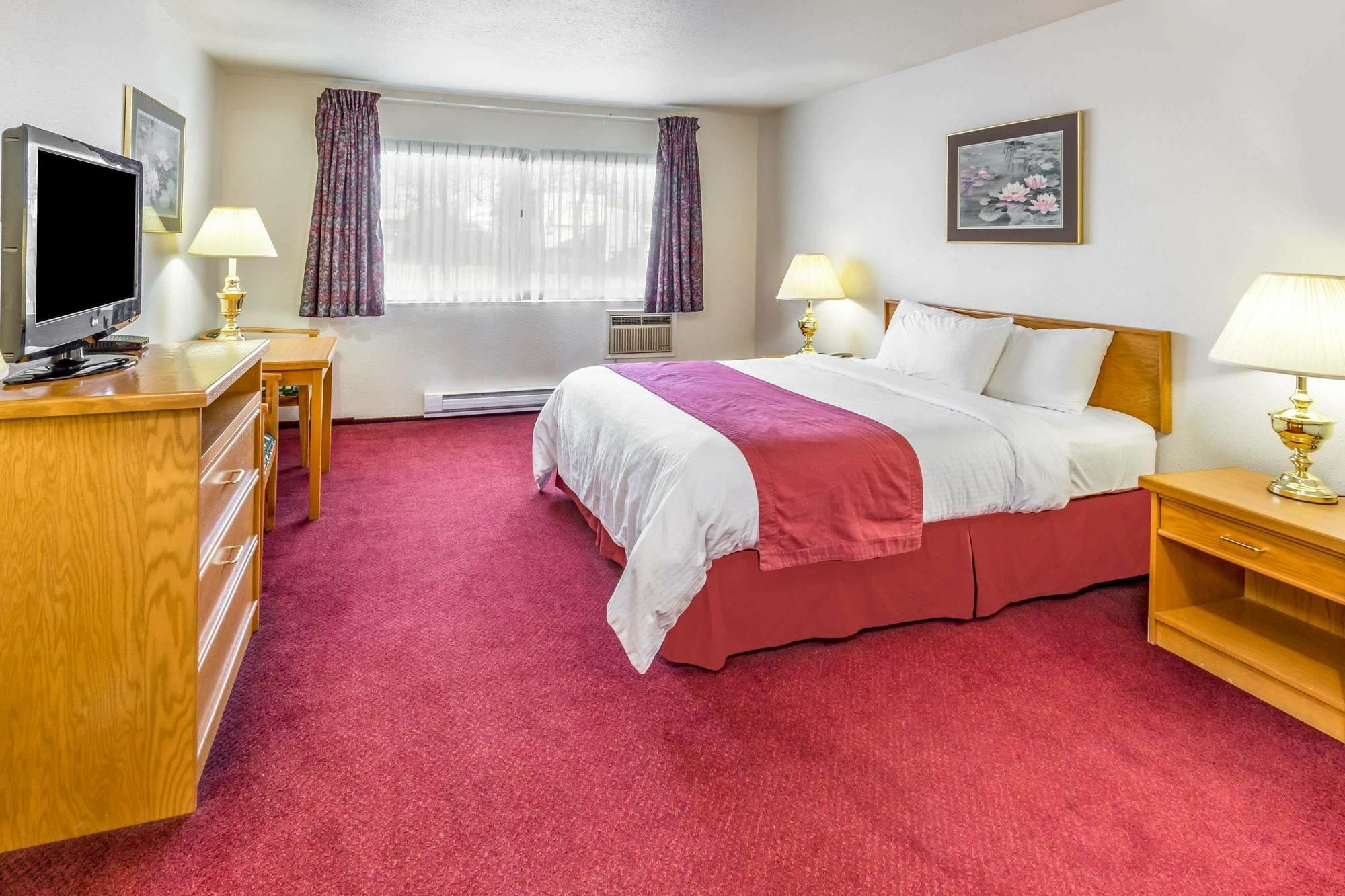Howard Johnson By Wyndham Fort St. John Exteriör bild